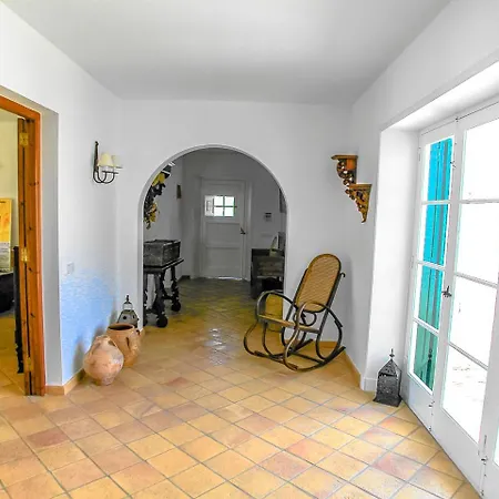 Ciutadella Sleeps 10 Pool Wifi Villa